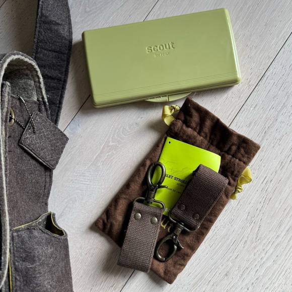 Scout Diaper Bag - Picture 3 of 14